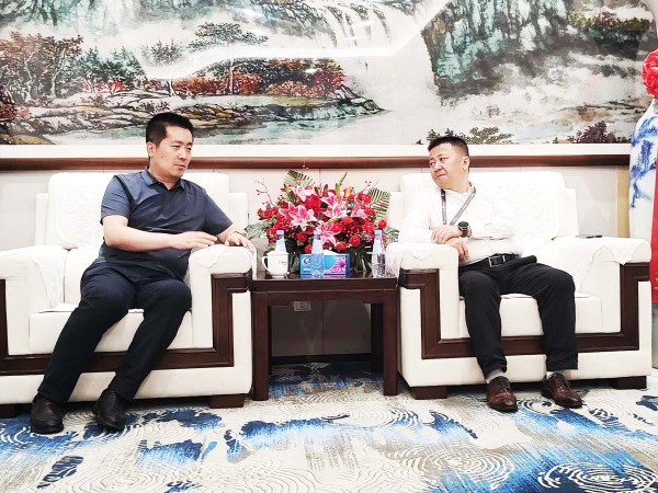 甘肅建投新能源公司董事長(zhǎng)趙琰森一行赴華電曹妃甸重工裝備有限公司、華潤(rùn)電力陜西公司、陜西辰瑪風(fēng)力發(fā)電有限公司進(jìn)行業(yè)務(wù)洽談