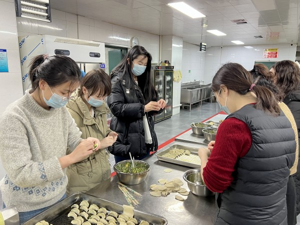 冬至餃子香，情深意更濃——新能源公司開展冬至包餃子活動