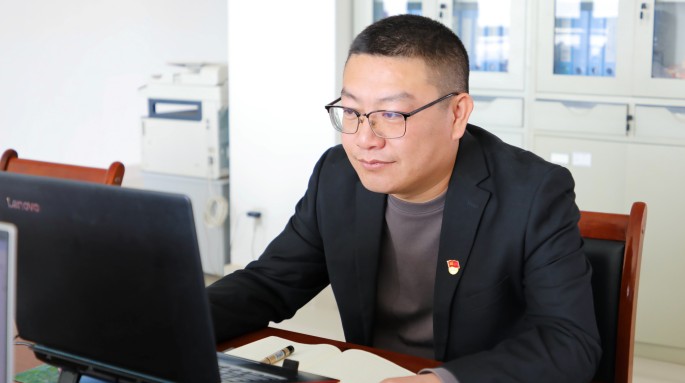 【榜樣力量】堅(jiān)守崗位，鑄就不凡業(yè)績 ——記甘肅建投2024年度優(yōu)秀員工張久明